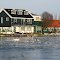 Provincie Noord-Holland: Ein Haus am See.