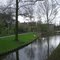 Voetbal en zwanen in vijver Amstelveen-Zuid (Trudi)